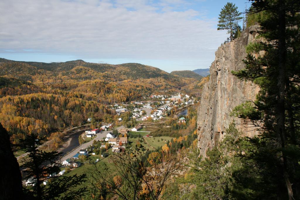 Villa Rivière Petit Saguenay Extérieur photo
